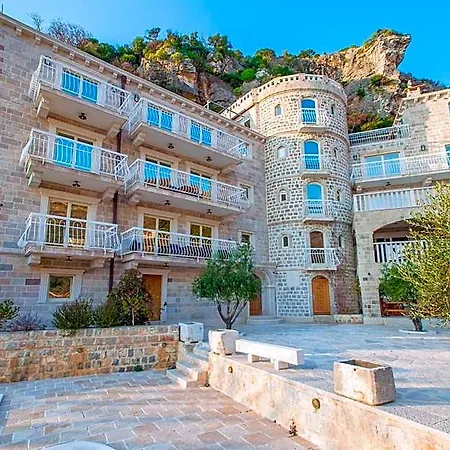Hotel Pietra Mare 4*