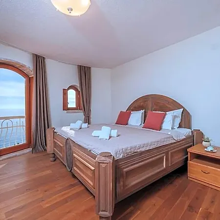 Hotel Pietra Mare 4*